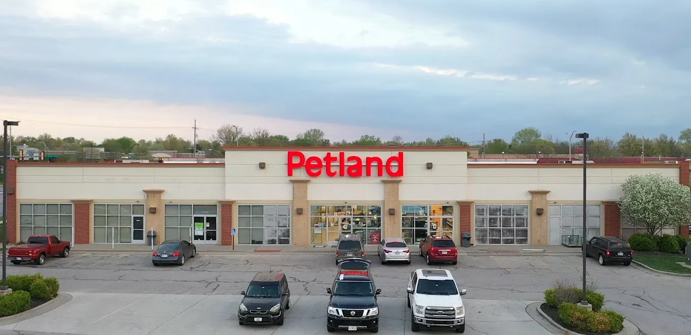 Petland Overland Park storefront at 7911 W 151st St, Overland Park, Kansas